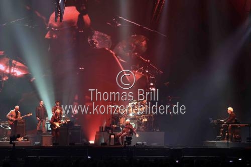 Britische Rockband Genesis mit Mike Rutherford, Phil Collins und Tony Banks gastiert auf ihrer 