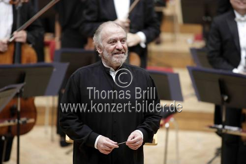 Russische Dirigent Valery Gergiev leitet die Münchener Philharmoniker in der Kölner Philharmonie (© Thomas Brill)