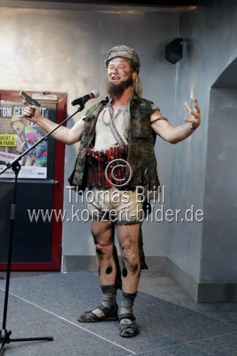 Deutsche Komiker und Schauspieler Tom Gerhardt präsentiert seiner neuen Show 