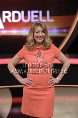 Deutsche Moderatoren Anne Gesthuysen, Frank Plasberg und das Herausforderer-Paar Lilly und Boris Becker bei Jörg Pilawas Quizshow 