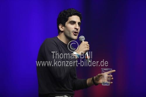 Gründer der Show RebellComedy Babak Ghassim gastiert bei der RebellComedy Show - Die üblichen Verdächtigen des 25. Köln Comedy Festival im E-Werk Köln (&copy; Thomas Brill)