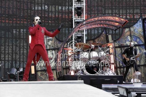 Schwedische Heavy-Metal-Band Ghost gastiert auf ihrer „Prequelle“-Tour im RheinEnergieStadion Köln (© Thomas Brill)