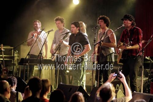 Amerikanische Alternative-Country-Band Giant Giant Sand gastiert auf ihrer 