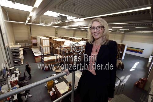 Leiterin des Van-Ham Art Estate Renate Goldmann im Van Ham Art Estate in Wesseling (© Thomas Brill)