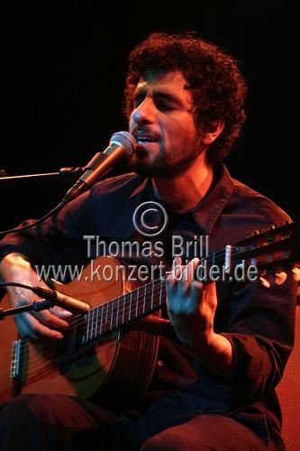 Schwedischer Sänger und Songwriter José González gastiert auf seiner 