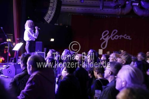 Amerikanische Sängerin Kim Gordon gastiert auf ihrer 