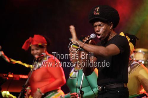 Britischer Popmusiker Eddy Grant gastierte mit The Frontline Orchestra auf seiner 