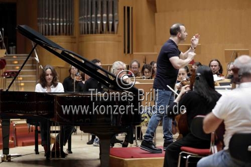 Französische Pianistin Hélène Grimaud gastiert in Begleitung des Rotterdams Philharmonisch Orkest unter der Leitung des kanadischen Dirigenten Yannick Nézet-Séguin in der Philharmonie Köln (&copy; Thomas Brill)