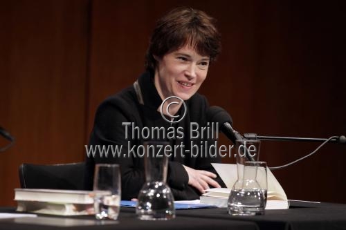 Karen Duve, Eva Gritzmann und Denis Scheck plaudern über Brust, Keule oder Löwenzahn? bei der lit.COLOGNE 2011 im Klaus-von-Bismarck-Saal des WDR-Köln (© Thomas Brill)