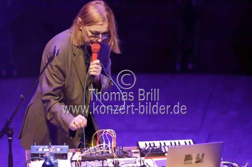 Deutsche Musikproduzentin Gudrun Gut gastiert auf ihrer 