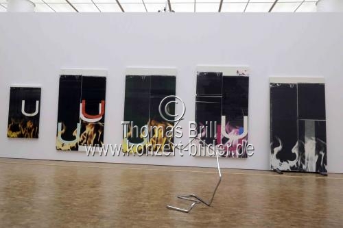 Amerikanischer Konzeptkünstler Wade Guyton gastiert mit der Ausstellung: 