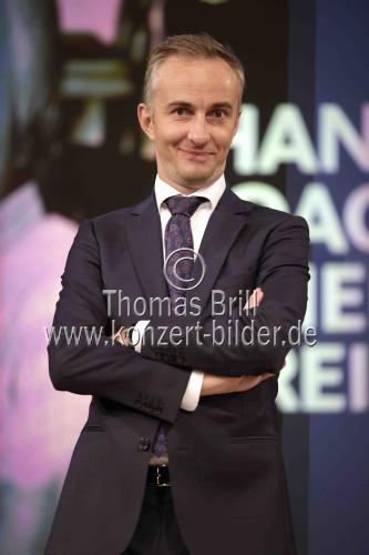 Verleihung des Hanns-Joachim-Friedrichs-Preises an den deutschen Journalisten Carl Gierstorfer, die deutsche Fernsehjournalistin Katrin Eigendorf und den deutschen Fernsehmoderator Jan Böhmermann im Klaus-von-Bismarck-Saal des WDR Funkhaus Köln (&copy; Thomas Brill)