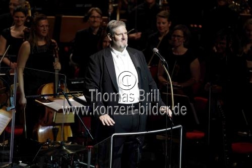 Kölner Mundartgruppe Höhner gastiert in Begleitung des Orchesters der Jungen Sinfonie Köln unter der Leitung von Sebastian Hässy zum 31. mal in der Kölner Philharmonie (© Thomas Brill)