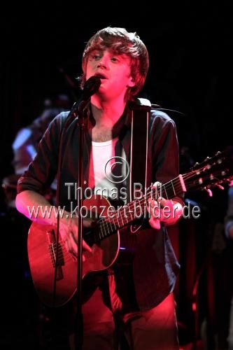 Niederländischer Jazzsänger Wouter Hamel gastiert auf seiner 