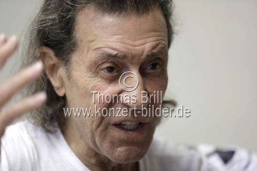 Britische Singer-Songwriter Albert Hammond im Interview über seine Songbook Tour, auf der er am 21. Juli 2017 in der Kölner Philharmonie gastieren wird, im Hotel Mondial Köln (© Thomas Brill)
