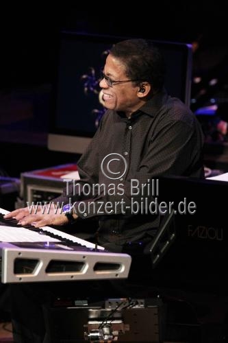Amerikanischer Jazz-Pianist und Komponist Herbie Hancock gastiert auf seiner 