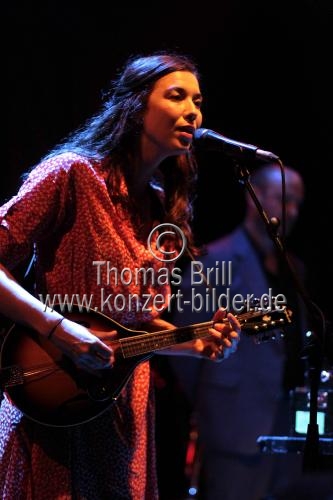 Irische Musikerin Lisa Hannigan gastiert auf ihrer 