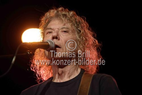 Amerikanische Musiker Jerry Harrison und Adrian Belew gastieren in Begleitung ihrer All-Star-Band auf ihrer 