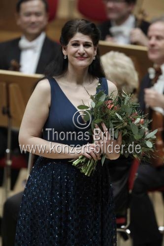 Deutsche Sopranistin Anja Harteros gastiert in Begleitung der Münchner Philharmoniker unter der Leitung des russischen Dirigenten Valery Gergiev in der Philharmonie Köln (© Thomas Brill)