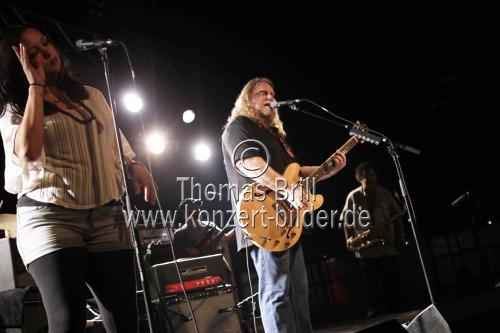 Amerikanischer Rock- und Blues-Gitarrist Warren Haynes gastierte auf seiner 