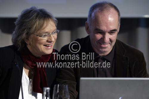 Deutsche Autorin Elke Heidenreich bei ihrer Pressekonferenz  Deutsche Autorin Elke Heidenreich bei ihrer Pressekonferenz