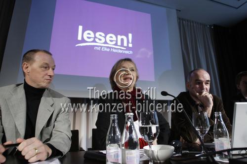 Deutsche Autorin Elke Heidenreich bei ihrer Pressekonferenz  Deutsche Autorin Elke Heidenreich bei ihrer Pressekonferenz
