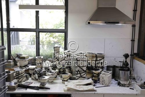 Deutscher Bildhauer Hannes Helmke in seinem Atelier in Köln (&copy; Thomas Brill)