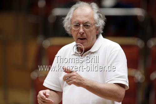 Belgischer Dirigent Philippe Herreweghe leitet die Königliche Philharmonie Flandern in der Kölner Philharmonie (© Thomas Brill)