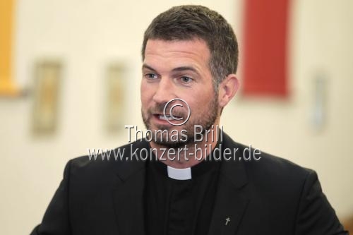 ZDF-Serie Herzensbrecher-Vater von vier Söhnen in der Kartäuserkirche Köln (© Thomas Brill)
