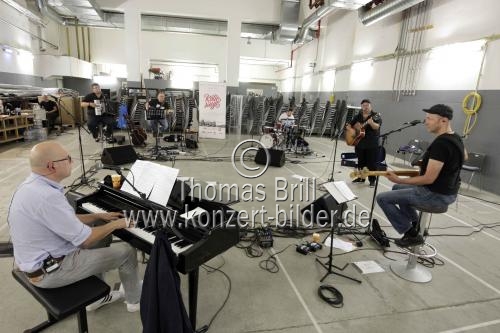 Kölner Musiker Björn Heuser un Fründe gastiert bei 