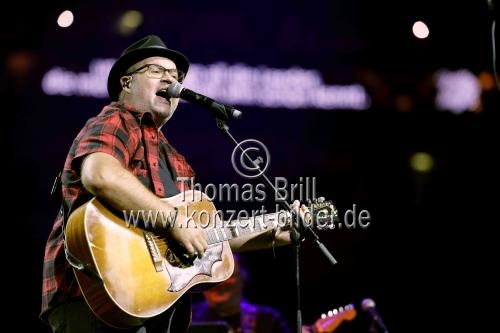 Kölner Musiker Björn Heuser un Fründe gastieren bei 