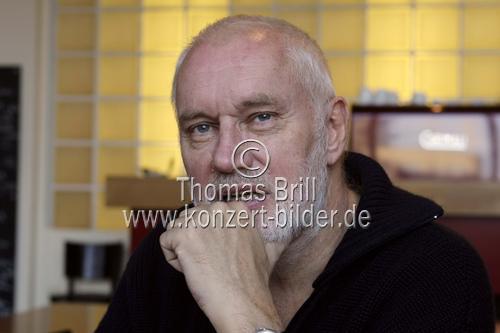 Deutscher Regisseur Dietrich Hilsdorf  im Interview über seine Inszenierung 