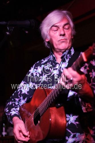 Englischer Singer-Songerwriter Robyn Hitchcock gastiert auf seiner 