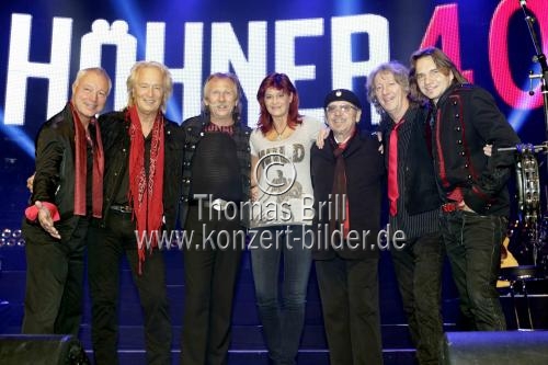 Kölner Mundartgruppe De Höhner von Stefan Löcher mit den Treue-Award der Lanxess-Arena ausgezeichnet (© Thomas Brill)