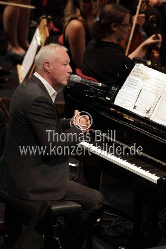 Jubliäumskonzert der kölner Mundartgruppe Höhner in Begleitung des Orchesters der Jungen Sinfonie Köln unter der Leitung von Sebastian Hässy in der Philharmonie Köln (&copy; Thomas Brill)