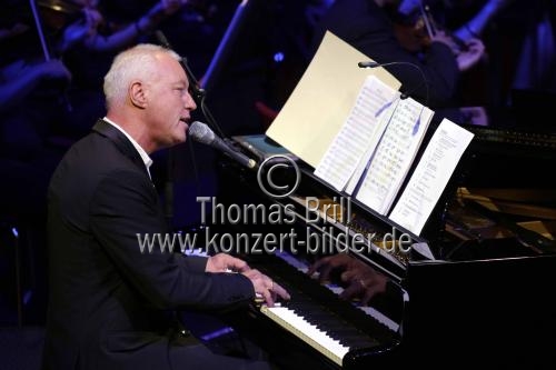 Kölner Mundartgruppe Höhner gastiert in Begleitung des Orchesters der Jungen Sinfonie Köln unter der Leitung von Sebastian Hässy in der Philharmonie Köln (© Thomas Brill)