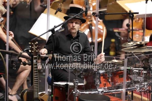 Kölner Mundartgruppe Höhner gastiert in Begleitung des Orchesters der Jungen Sinfonie Köln unter der Leitung von Sebastian Hässy zum 30. mal in der Kölner Philharmonie (© Thomas Brill)
