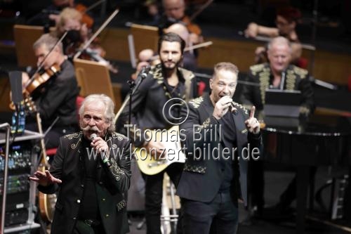 Kölner Mundartgruppe Höhner gastiert in Begleitung des Orchesters der Jungen Sinfonie Köln unter der Leitung von Sebastian Hässy zum 30. mal in der Kölner Philharmonie (© Thomas Brill)
