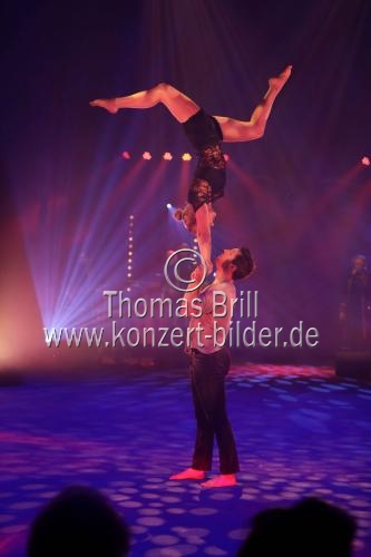 Kölner Mundartgruppe De Höhner präsentiert die Inszenierung 