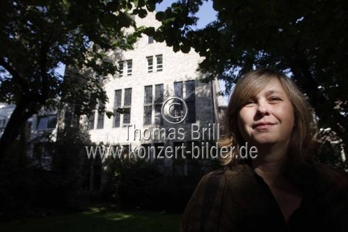 Prorektorin am Lehrstuhl für Medienkunst im transmedialen Raum Prof. Ute Hörner an der Kunsthochschule für Medien Köln (KHM) (&copy; Thomas Brill)