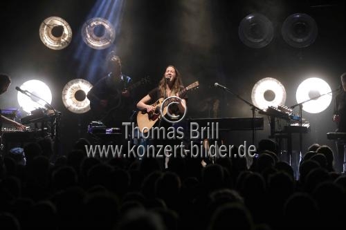 Schweizer Sängerin und Komponistin Sophie Hunger eröffnet die dreitägigen Sophie Hunger Festspiele ihrer 