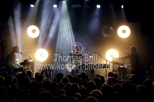 Schweizer Sängerin und Komponistin Sophie Hunger eröffnet die dreitägigen Sophie Hunger Festspiele ihrer 