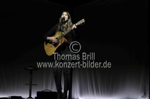 Schweizer Sängerin und Komponistin Sophie Hunger gastiert auf ihrer 
