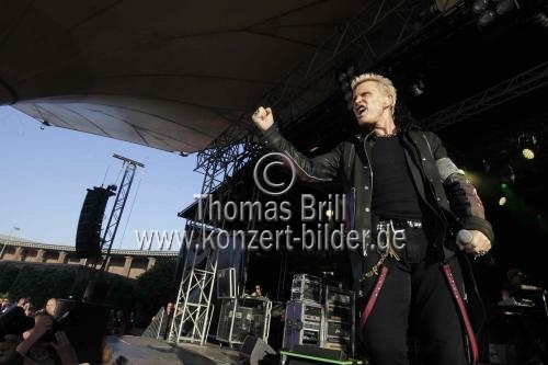 Britische Punk-Snger Billy Idol gastiert auf seiner 