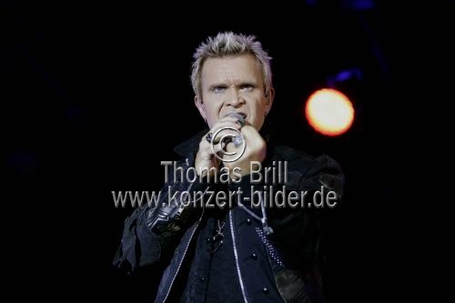 Britische Punk-Sänger Billy Idol gastiert auf seiner 