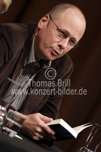 Isländischer Autor von Kriminalromanen Arnaldur Indridason liest aus seinem neuen Roman 