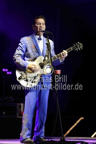 Amerikanische Sänger Chris Isaak gastiert auf seiner 
