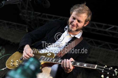 Amerikanischer Singer-Songwriter Bon Iver gastiert auf seiner 