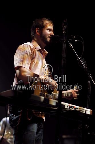 Amerikanischer Singer-Songwriter Bon Iver gastiert auf seiner 
