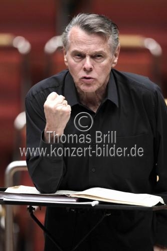 Lettischer Dirigent Mariss Jansons leitet das Königliches Concertgebouworchester Amsterdam in der Philharmonie Köln (&copy; Thomas Brill)